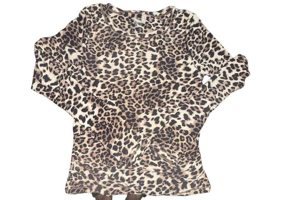 Oinsen Leopard Print Long Sleeve Top